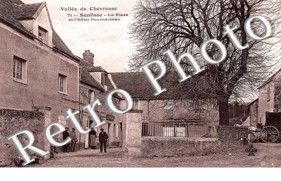 La place et l&#039;hotel Fournaiseau