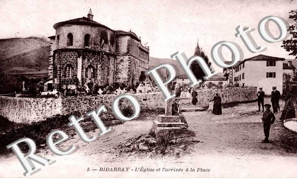Eglise et arrivee a la Place