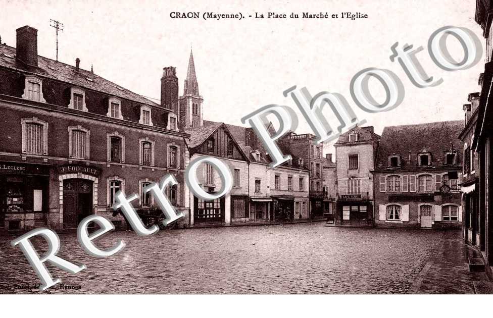 PLACE DU MARCHE ET L&#039;EGLISE