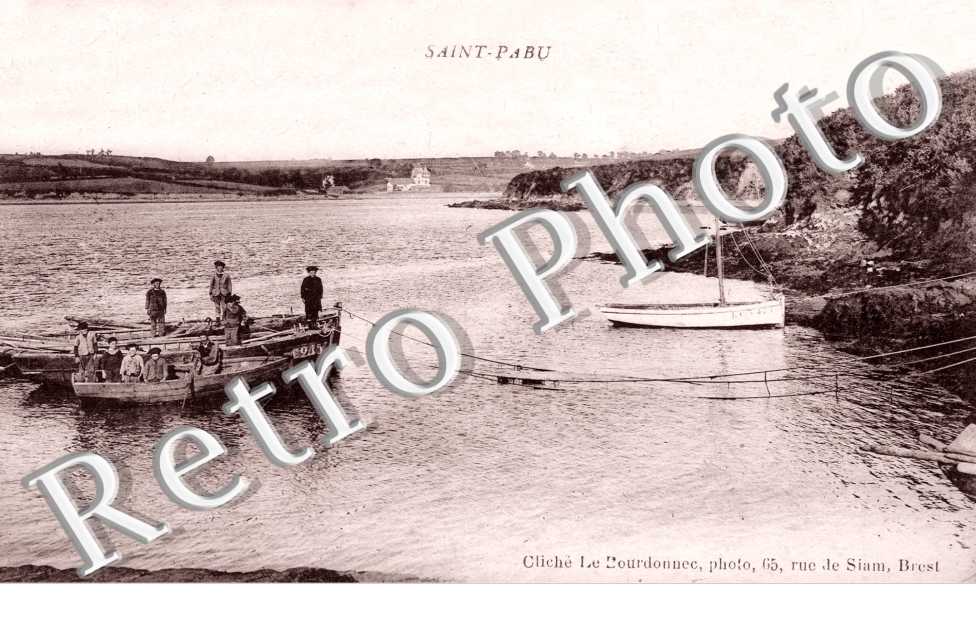 des Barques sur l&#039;eau