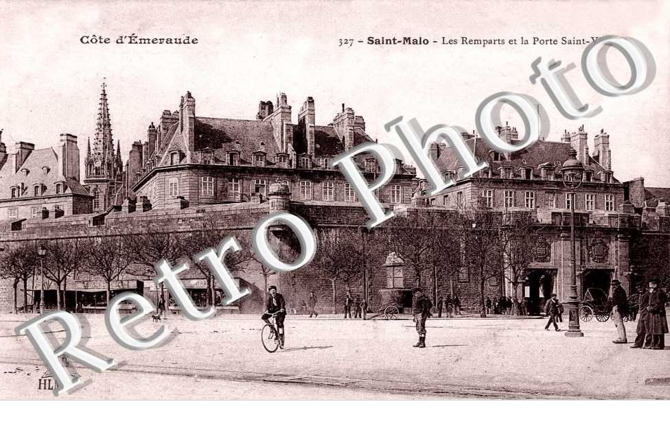LES REMPARTS ET LA porte Saint Vincent