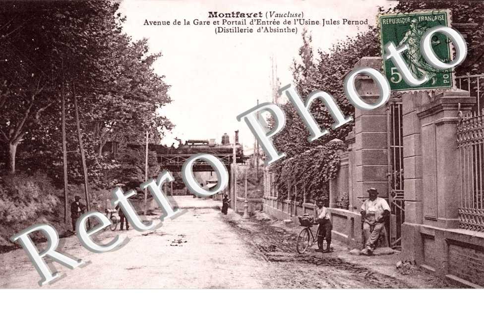 avenue de la Gare et portail d'entree de l'usine Jules Pernod