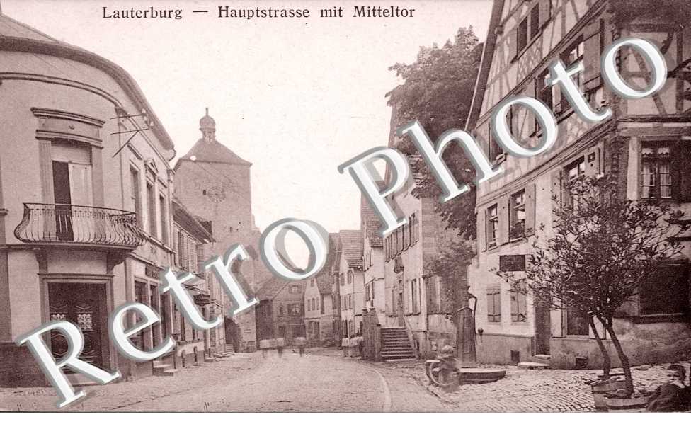 Haupstrasse mit Mitteltor