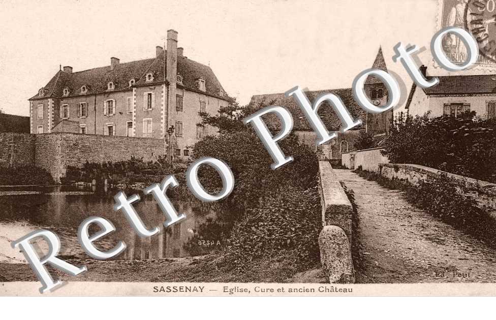 EGLISE CURE ET ANCIEN CHATEAU