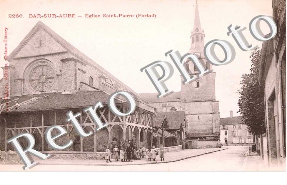 EGLISE ST PIERRE (PORTAIL)