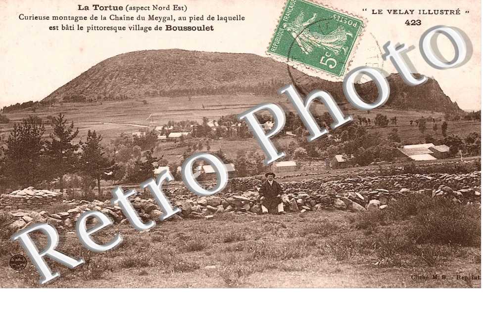 Le Boussoulet au pied d&#039;une curieuse Montagne