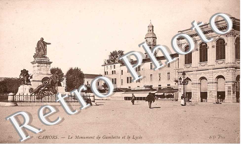 le monument de Gambetta et le lycee