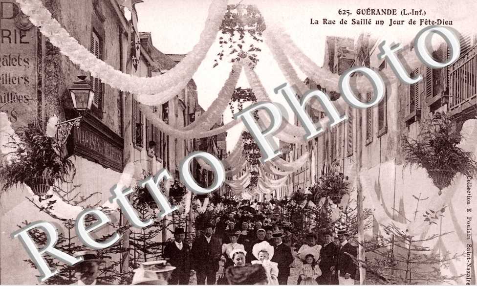 la rue de saille un jour de fete dieu