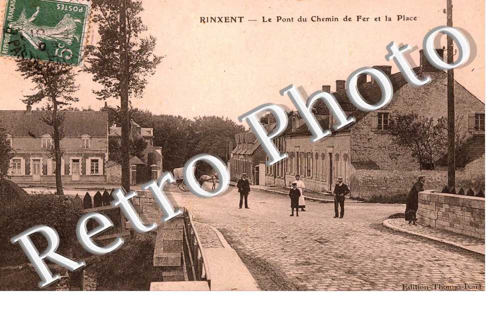 Le pont du chemin de fer et la place