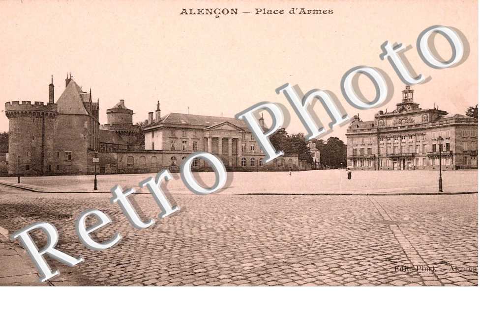PLACE D'ARMES
