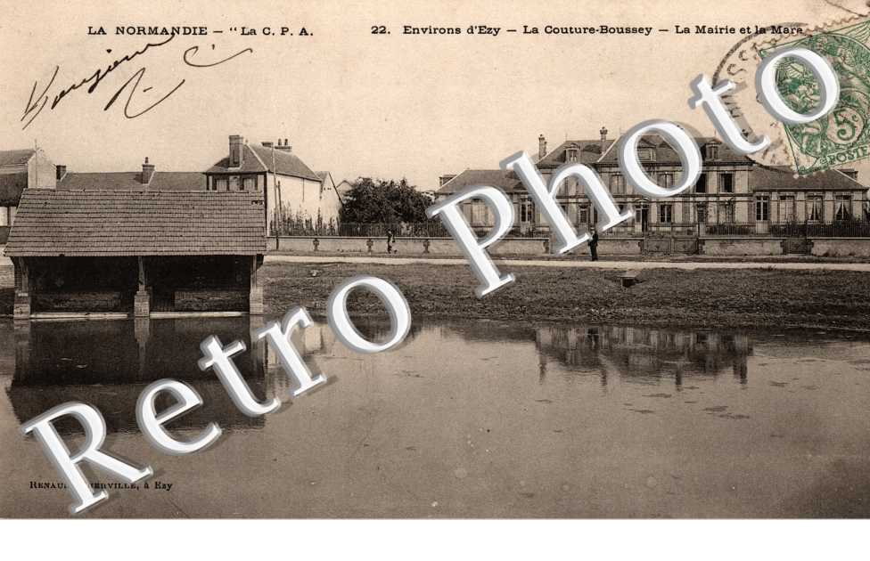 la mairie et la mare