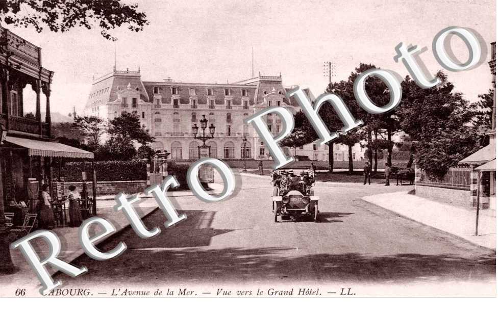 Avenue de la mer - Grand Hotel