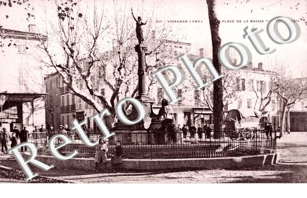 place de la mairie - La Fontaine