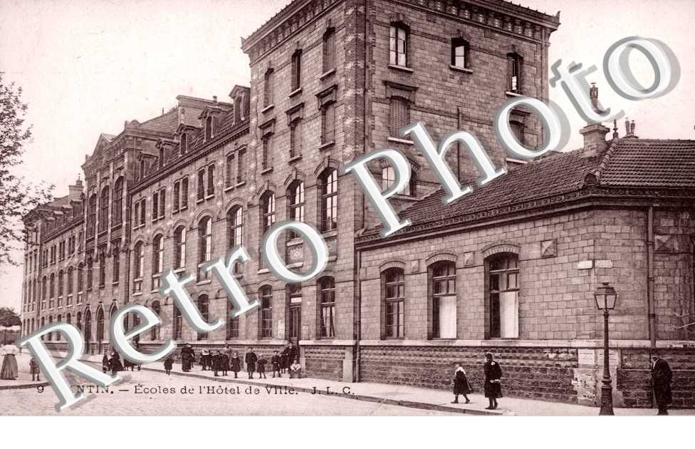 ECOLE ET HOTEL DE VILLE