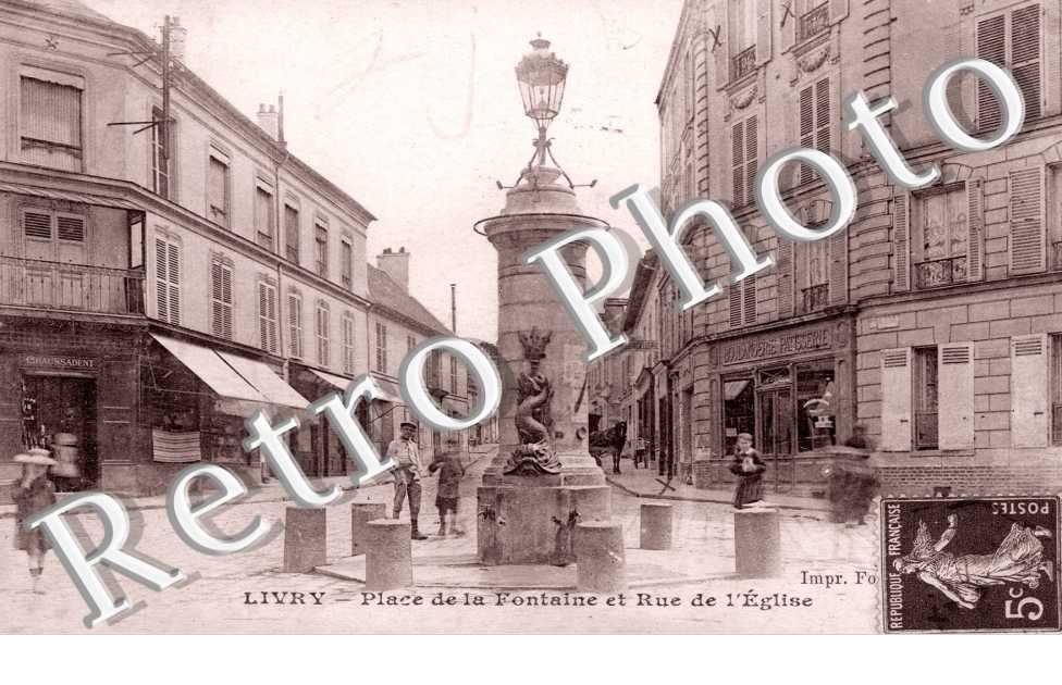 Place de la fontaine et rue de l&#039;eglise