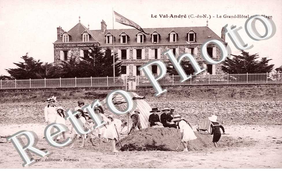le Grand-Hotel et la plage