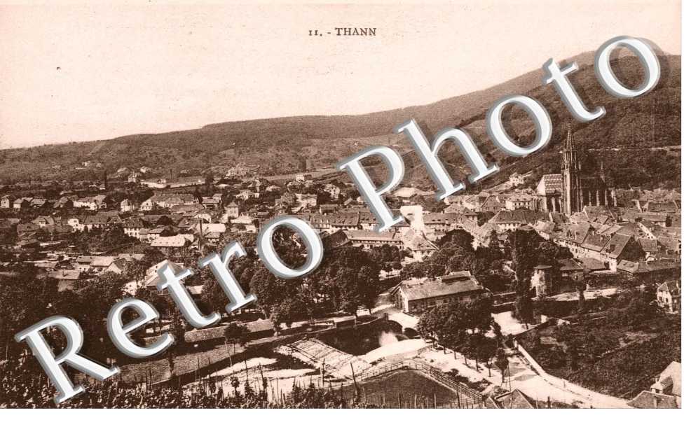 VUE DU VILLAGE AVEC EGLISE   SL