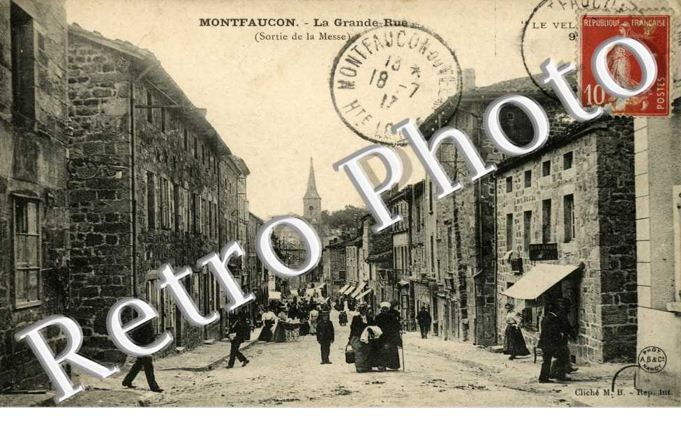 la grande rue (sortie de la messe)