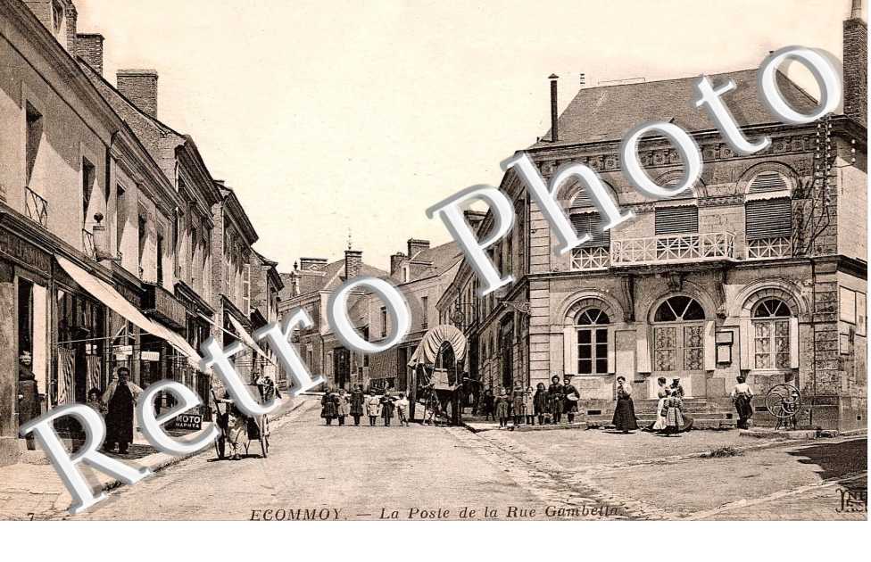 La poste et la rue Gambetta