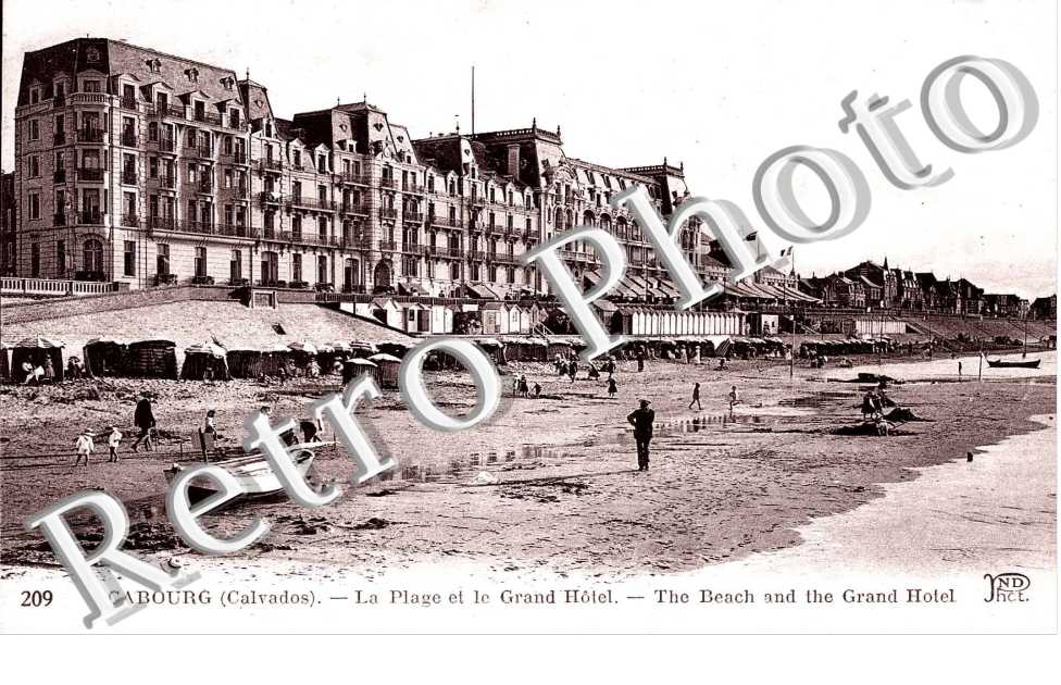  LA PLAGE ET LE GRAND HOTEL