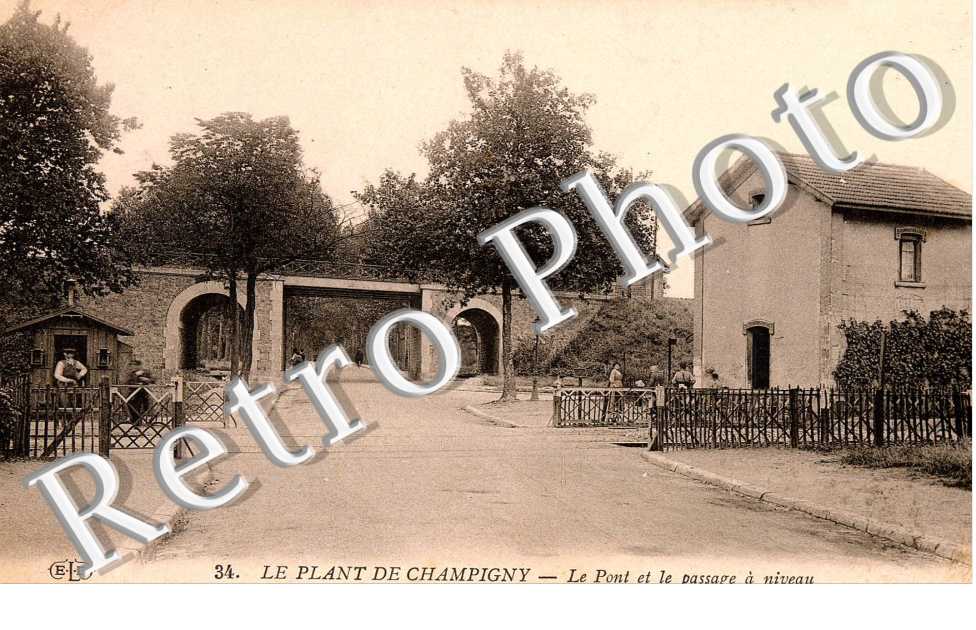 LE PONT ET LE PASSAGE A NIVEAU