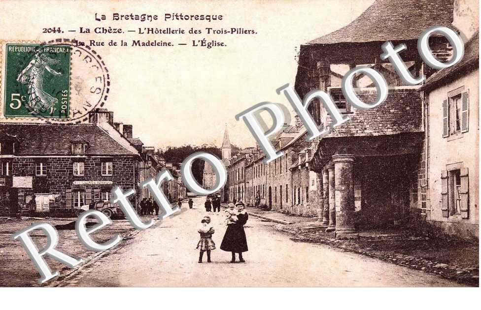 Hotellerie des Trois Piliers, Rue de la Madeleine et Eglise