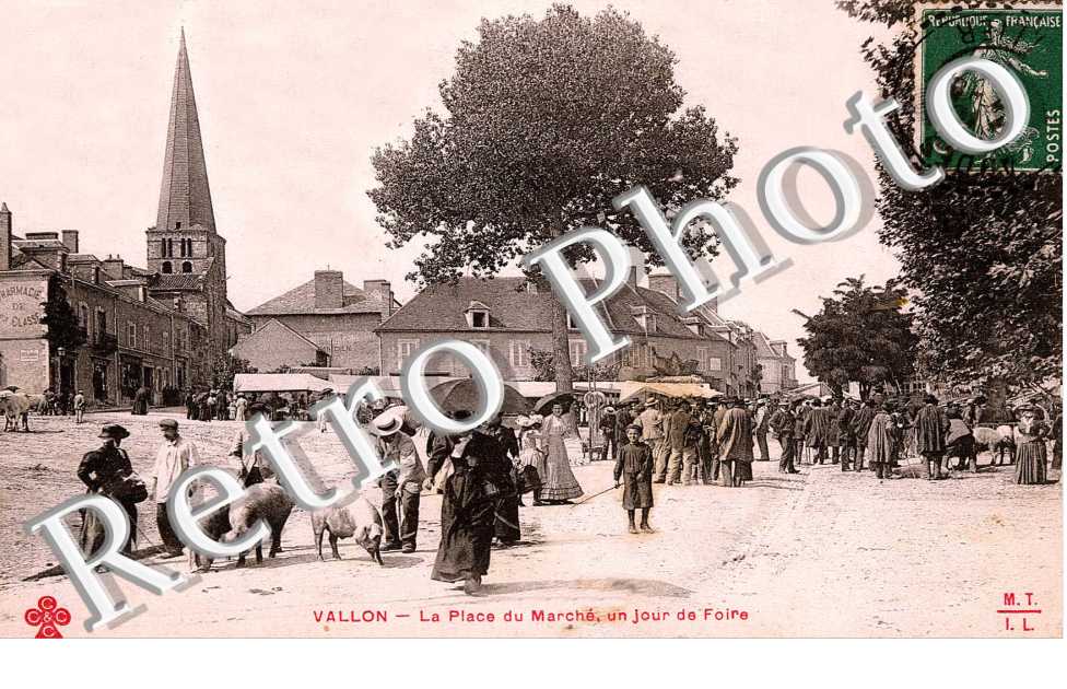 La place du marche - un jour de foire