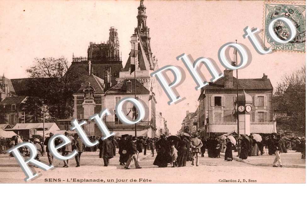L'ESPLANADE UN JOUR DE FETE