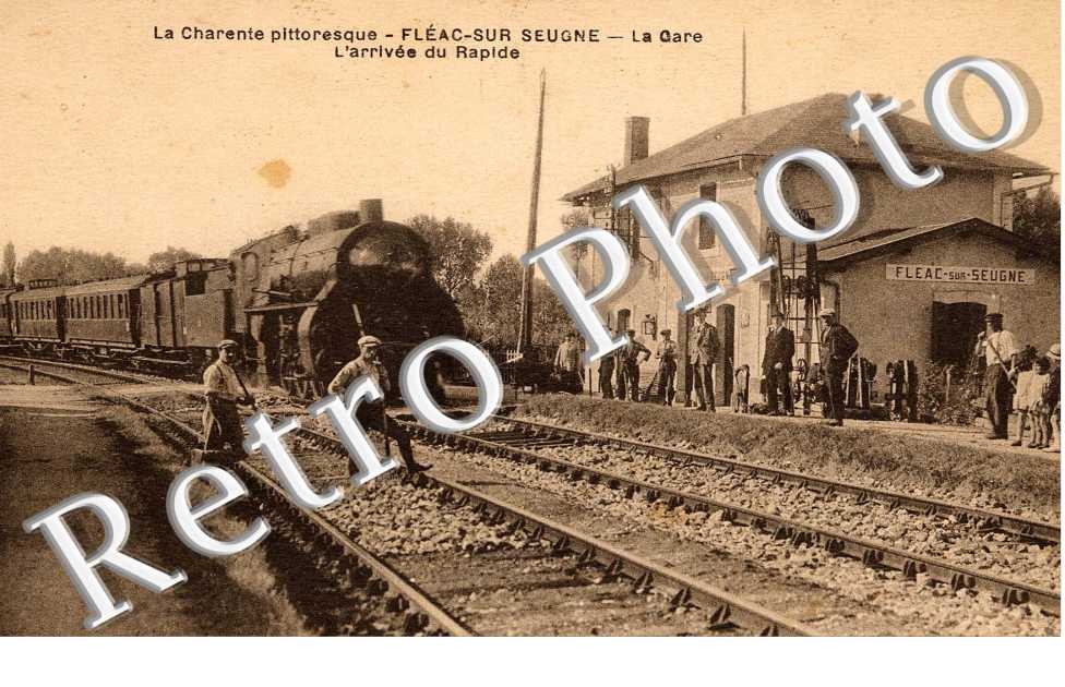 LA GARE L&#039;ARRIVEE DU RAPIDE