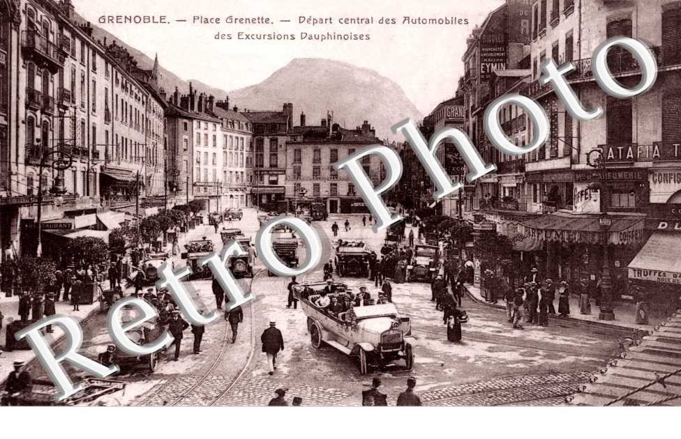 place Grenette -depart central des automobiles des excursions Dauphinoises