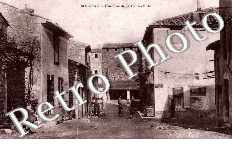 Une Rue de la Haute Ville
