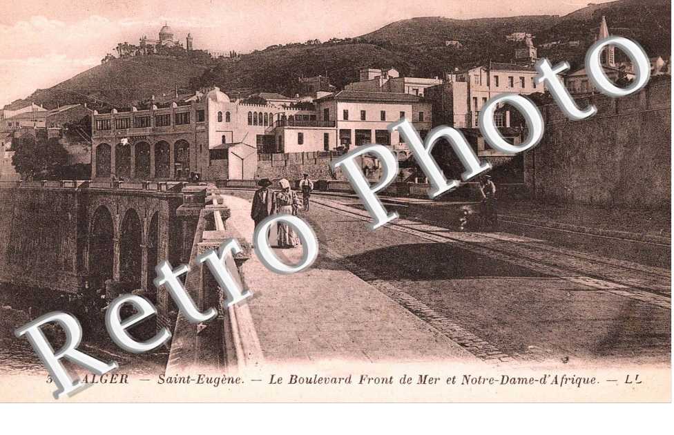 Saint Eugene Le boulevard Front de Mer et Notre Dame d'Afrique