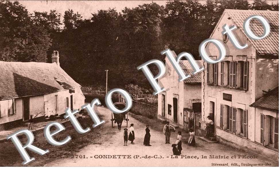 LA PLACE LA MAIRIE ET L&#039;ECOLE