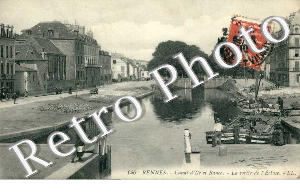 Canal d'Ile et Rance La sortie de l'ecluse