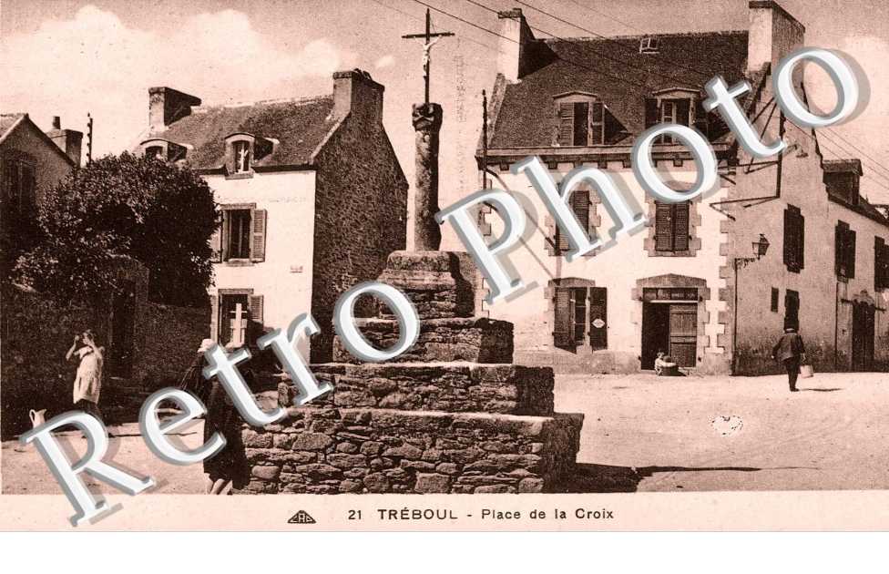 TREBOUL - PLACE DE LA CROIX