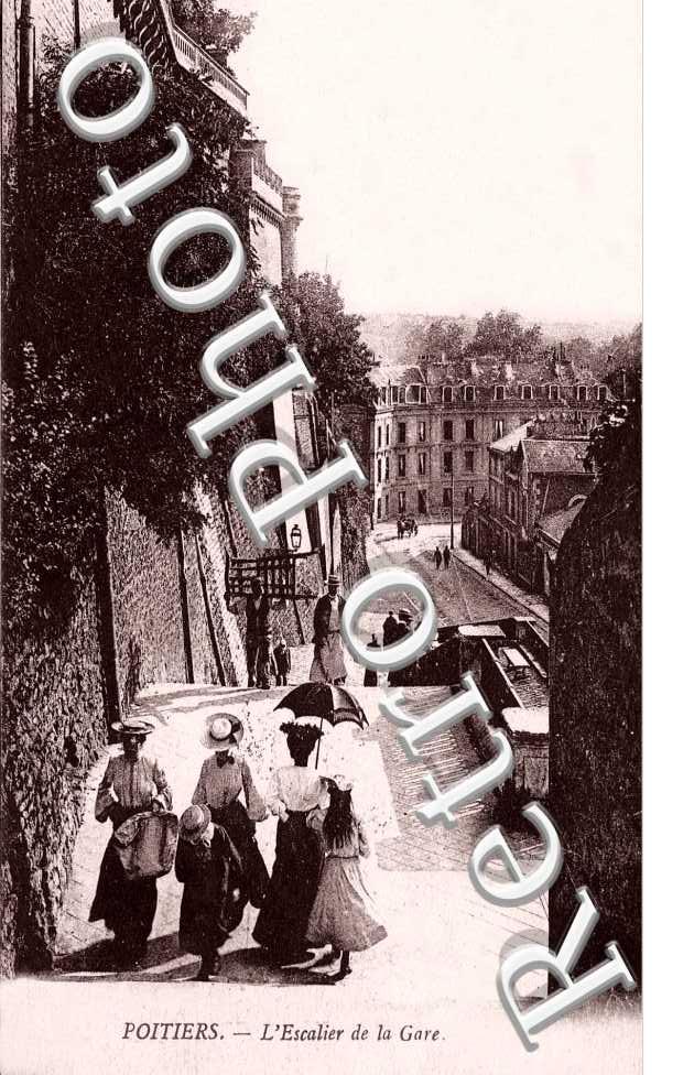 L'ESCALIER DE LA GARE