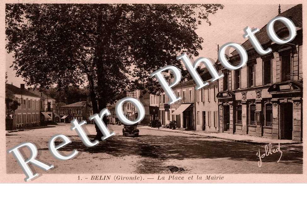 La place et la mairie