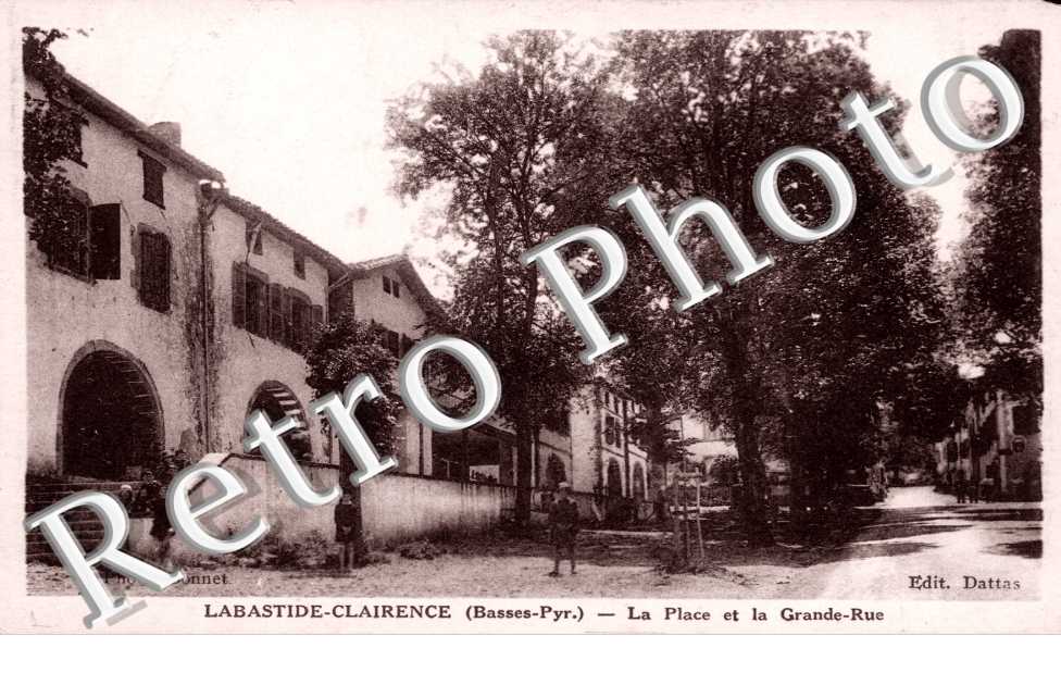 La place et la Grande rue
