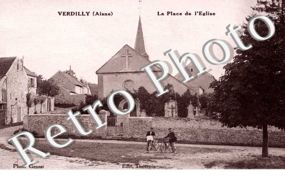 LA PLACE DE L&#039;EGLISE