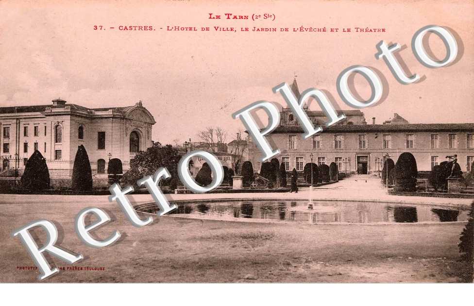 HOTEL DE VILLE.JARDIN DE L&#039;EVECHE
