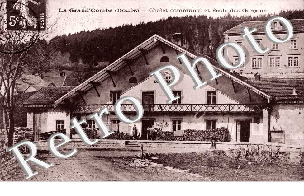 chalet communal et ecole des garcons