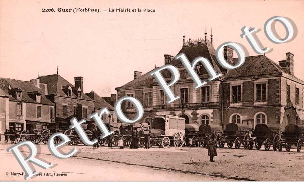 la mairie et la place