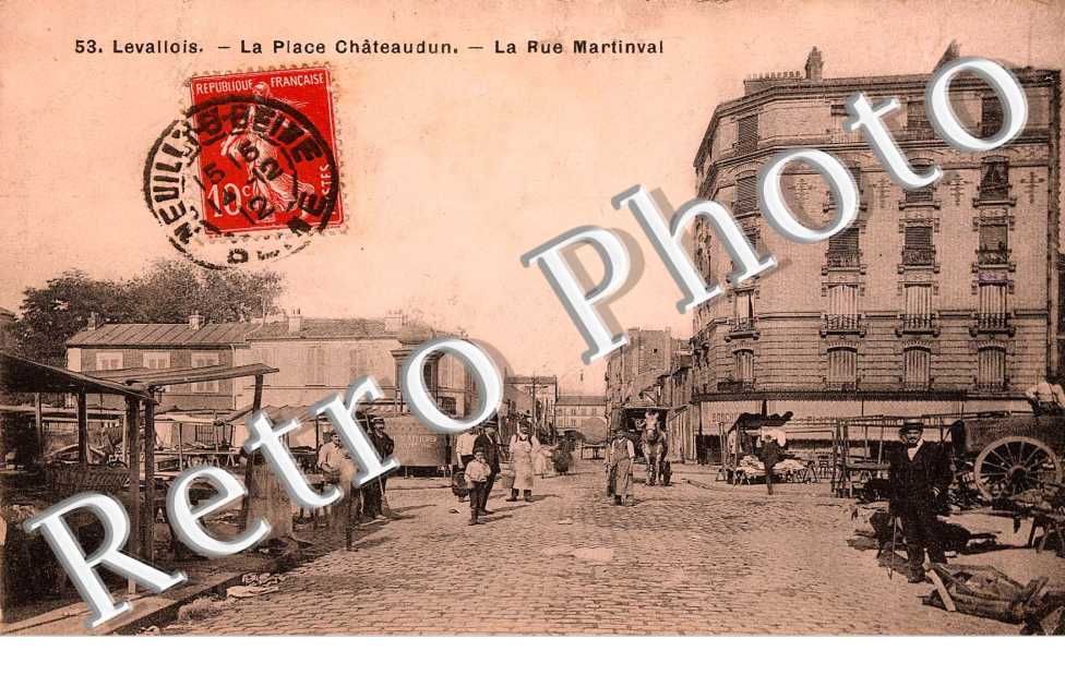 LA PLACE CHATEAUDUN  RUE MARTINVAL