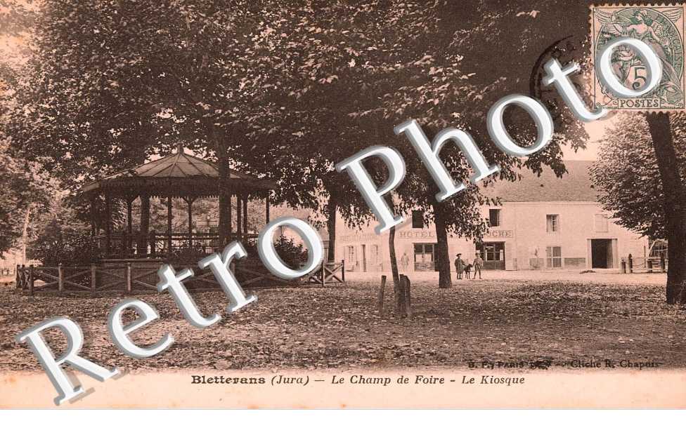 le champ de foire- le kiosque