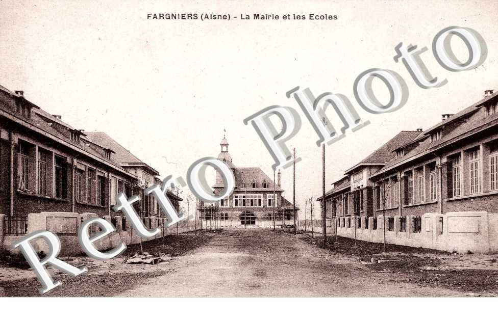 La mairie et les ecoles