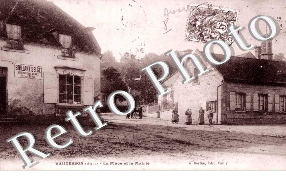 La place et la mairie