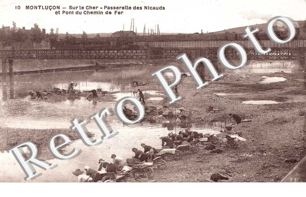SUR LE CHER PASSERELLE DES NICAUDS ET PONT DU CHEMIN DE FER