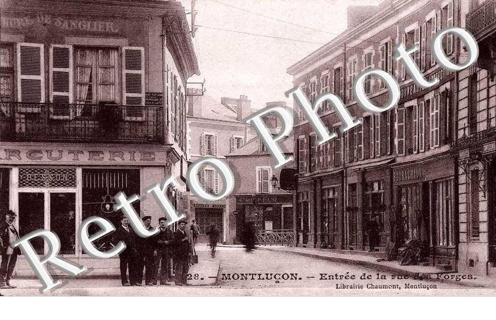 ENTREE DE LA RUE DES FORGES