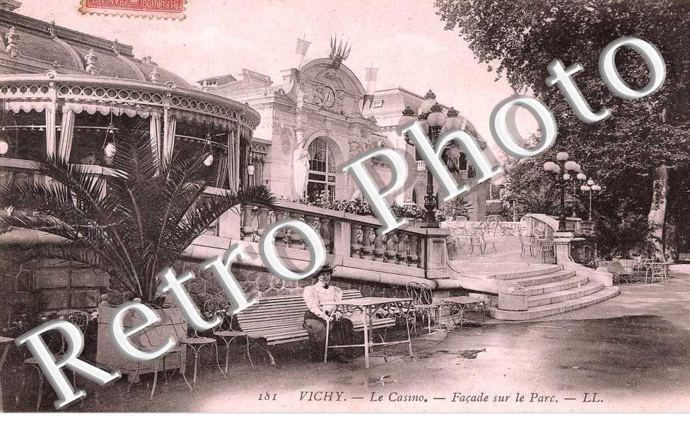 Le casino facade sur le parc
