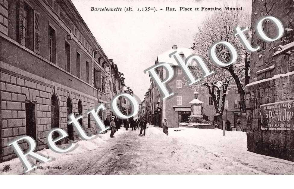 Rue - Place et fontaine Manuel